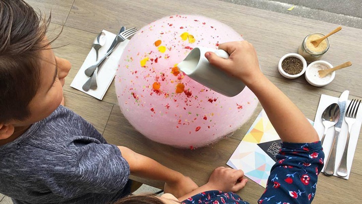 Fairy_Floss_Burger_1.jpg
